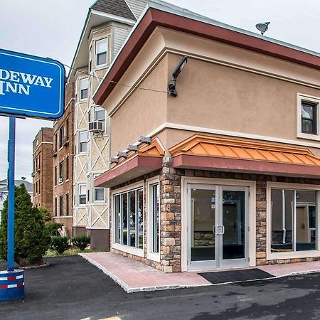 Rodeway Inn Belleville Экстерьер фото