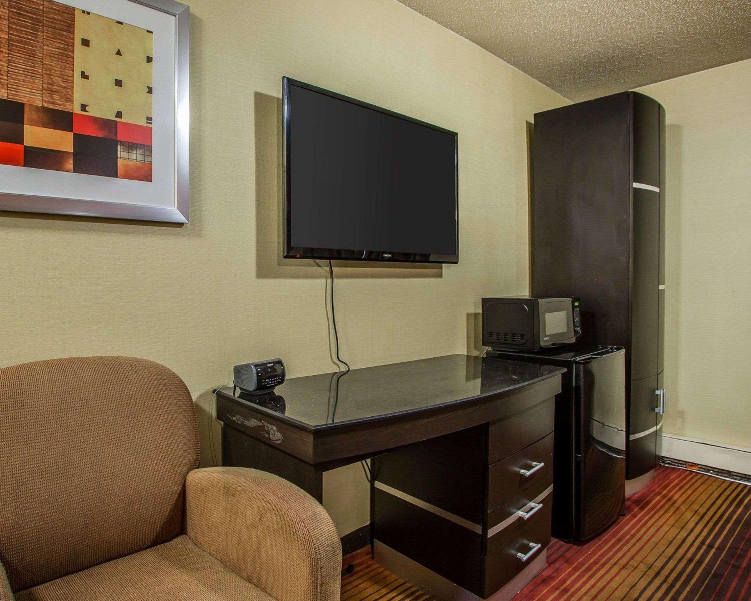 Rodeway Inn Belleville Экстерьер фото