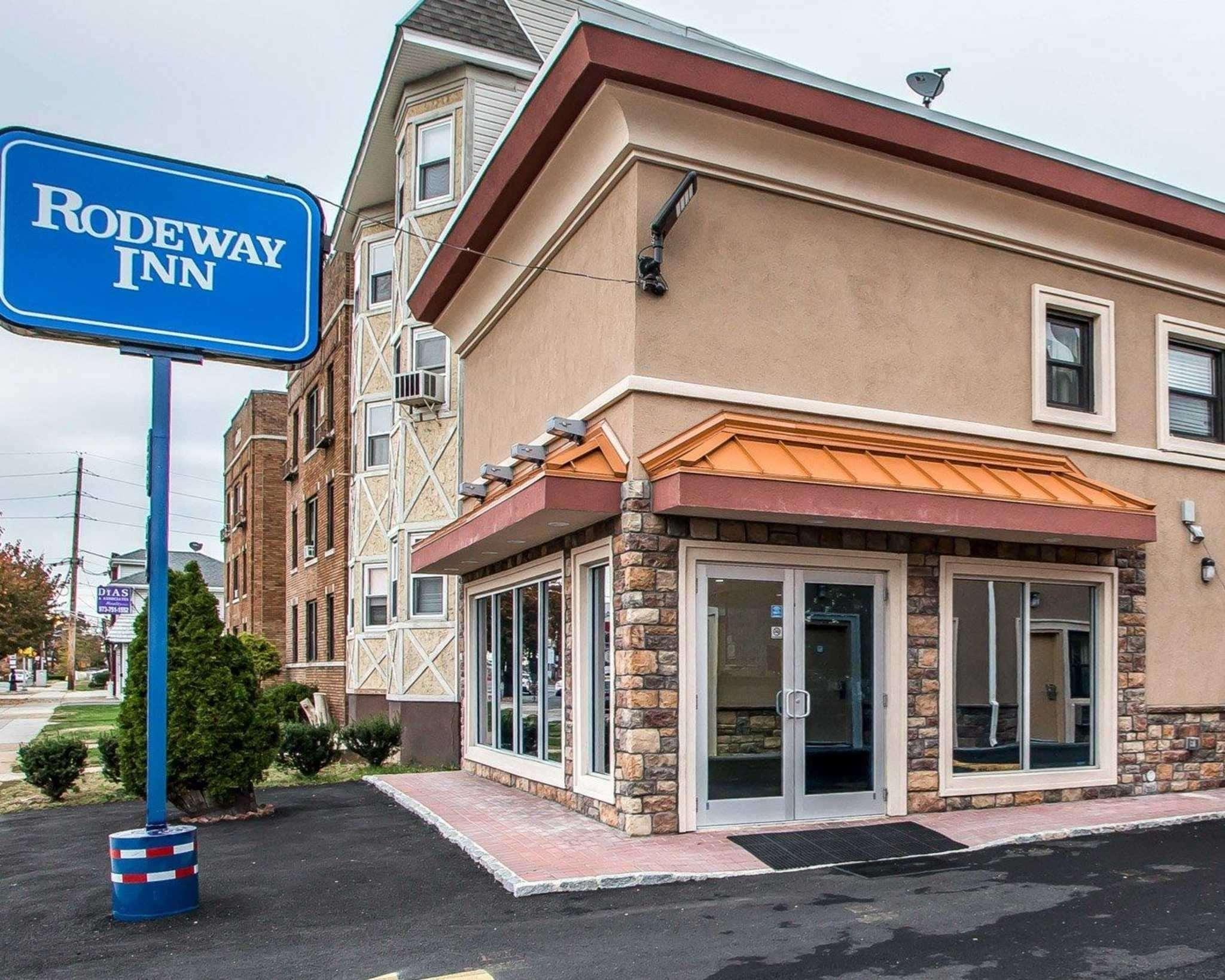 Rodeway Inn Belleville Экстерьер фото