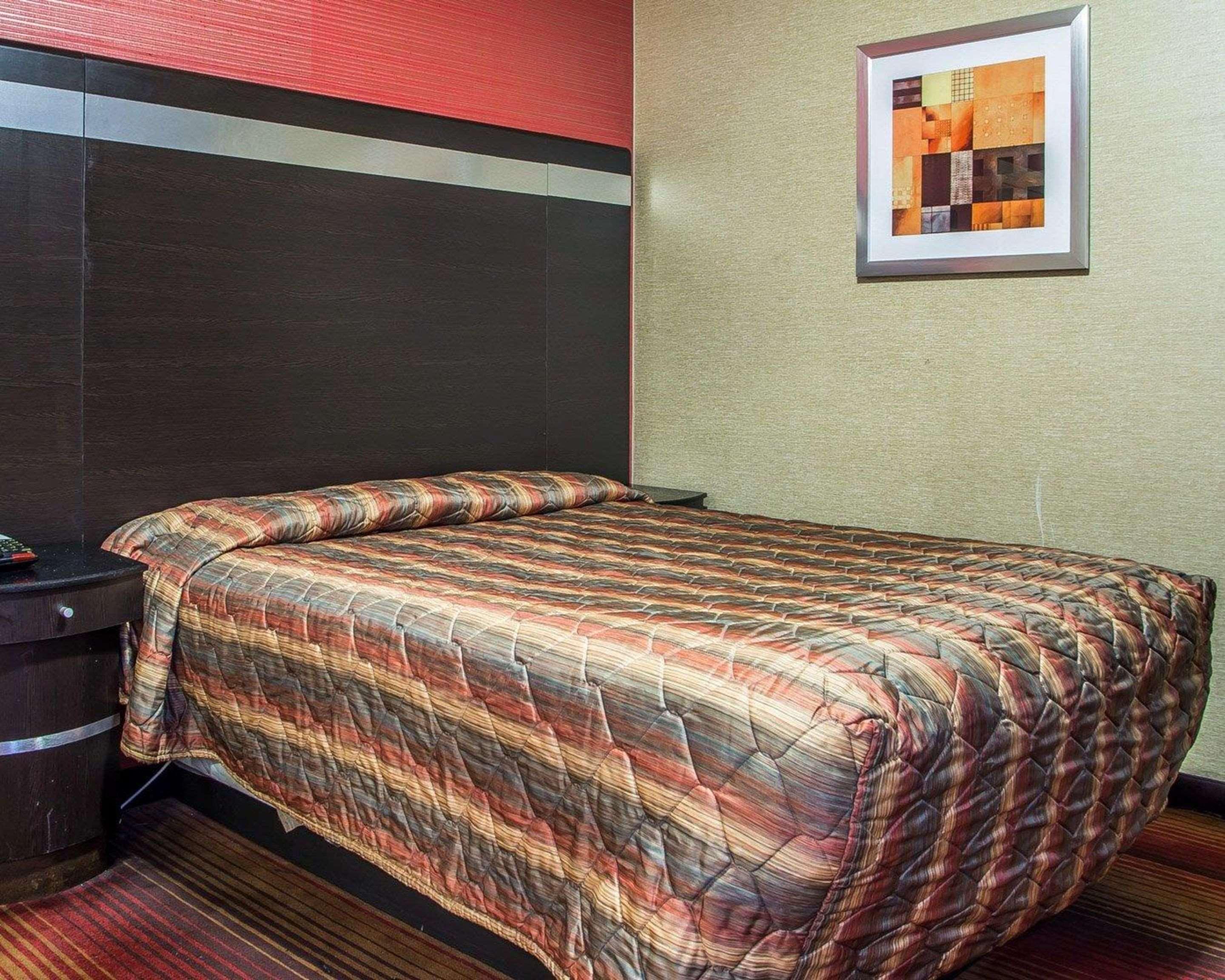 Rodeway Inn Belleville Экстерьер фото