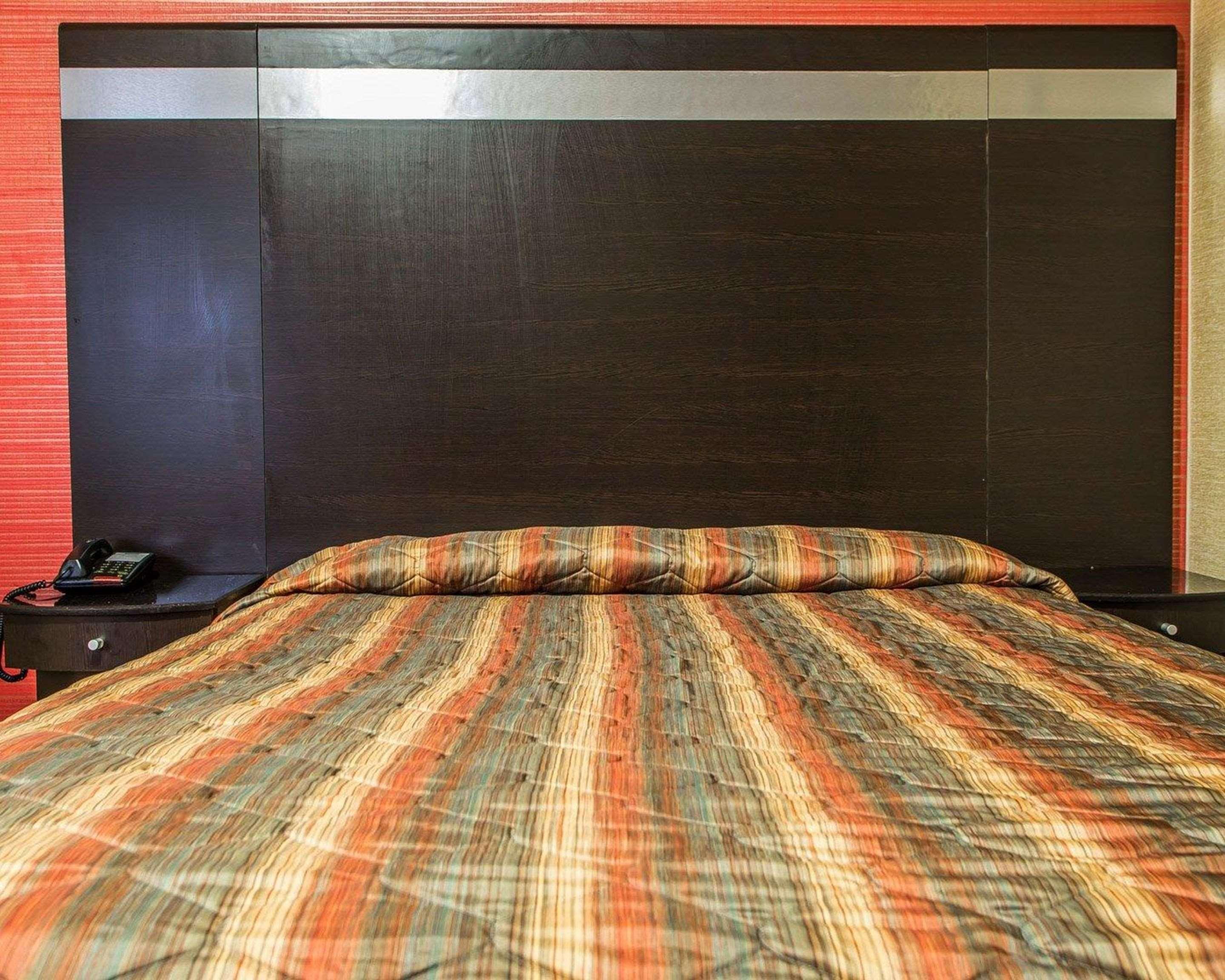 Rodeway Inn Belleville Экстерьер фото