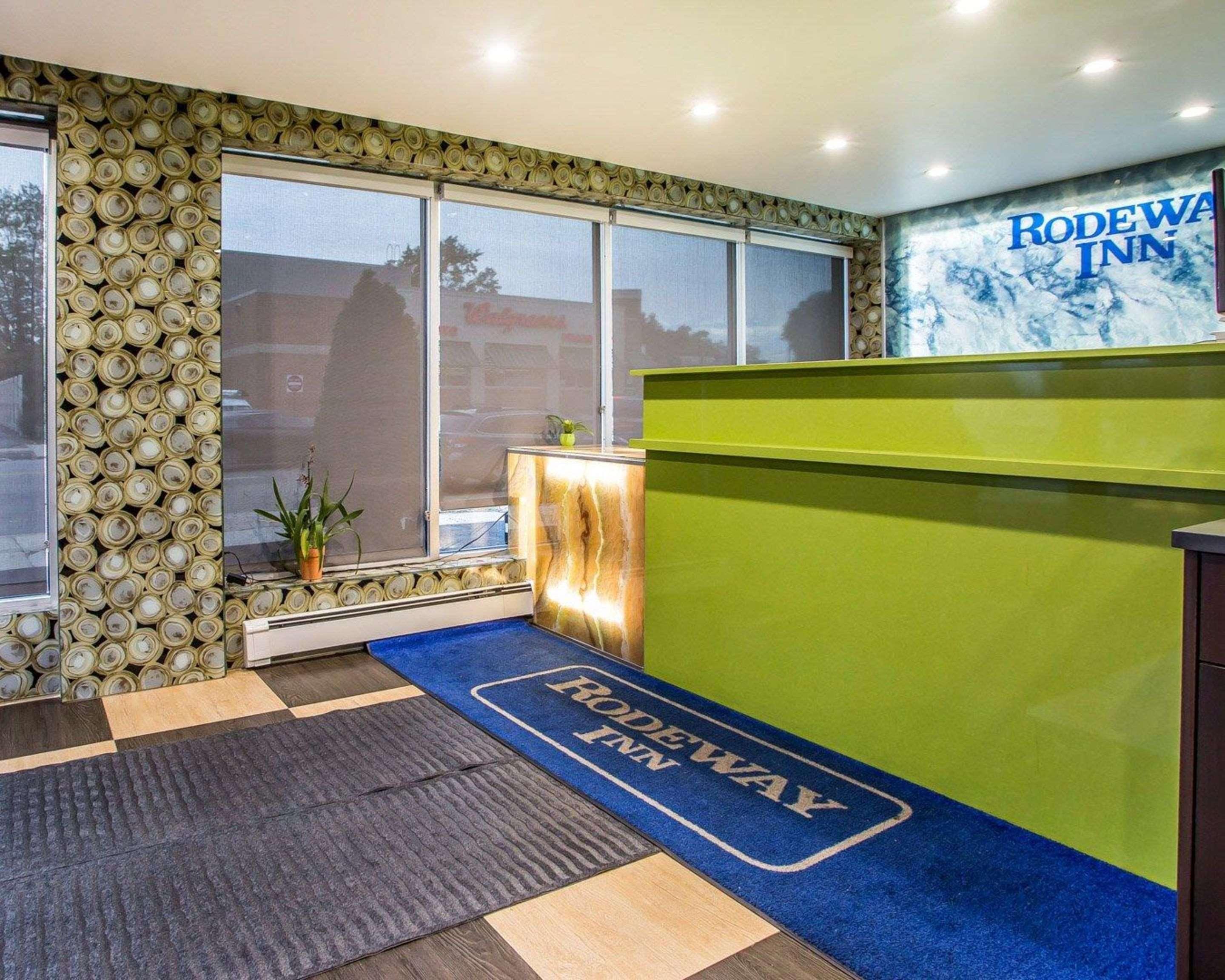 Rodeway Inn Belleville Экстерьер фото