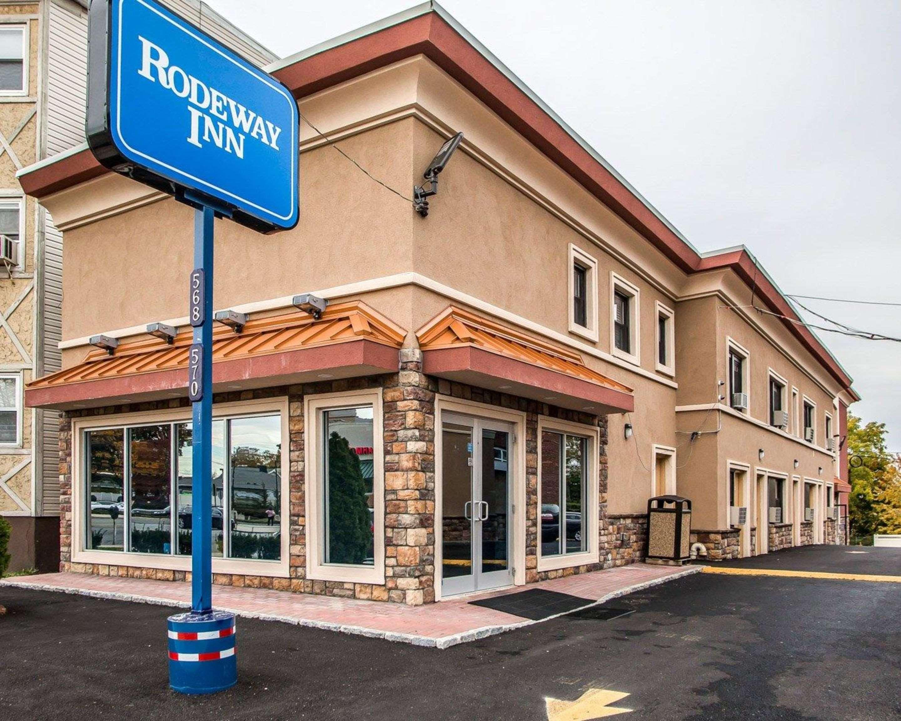 Rodeway Inn Belleville Экстерьер фото