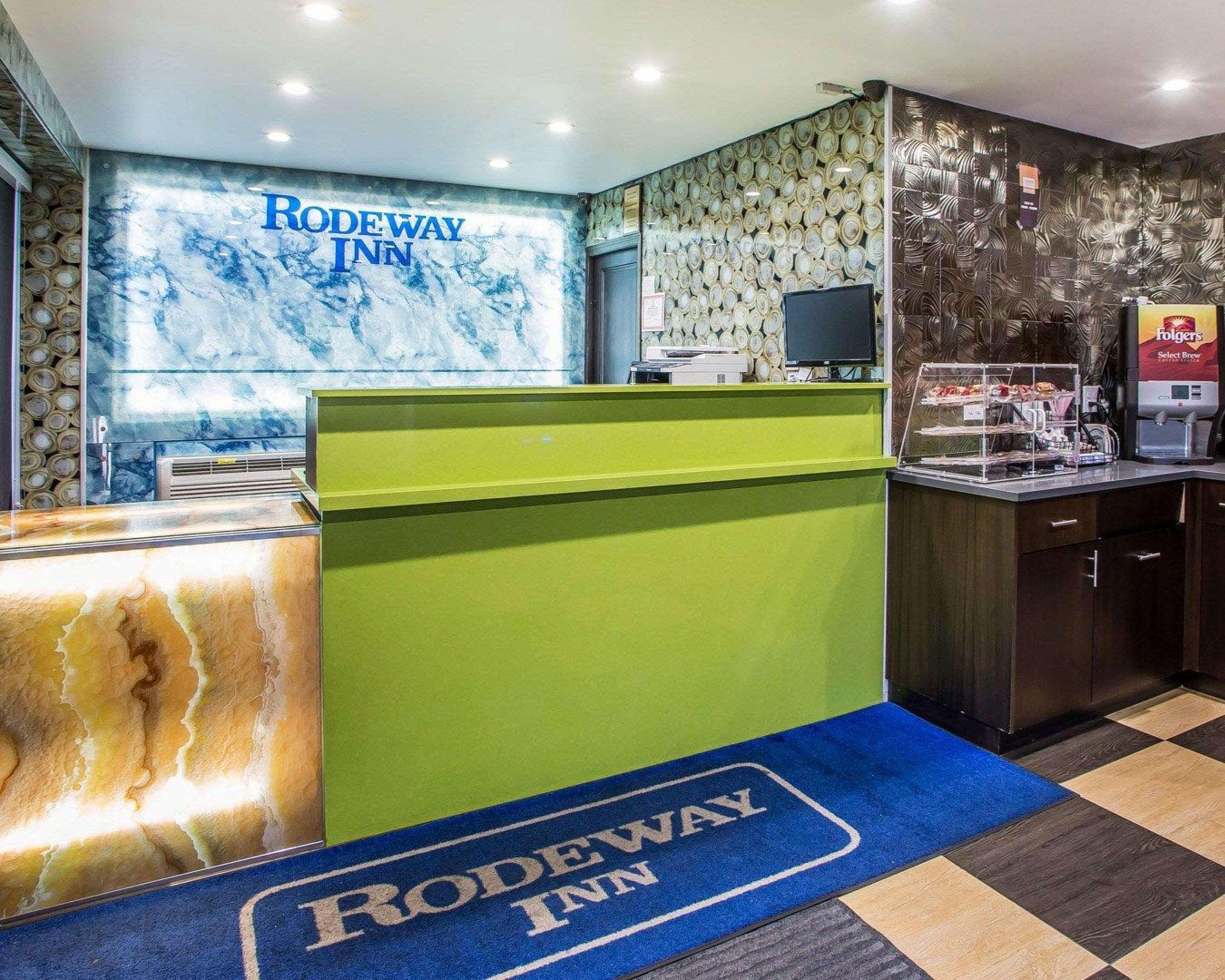 Rodeway Inn Belleville Экстерьер фото