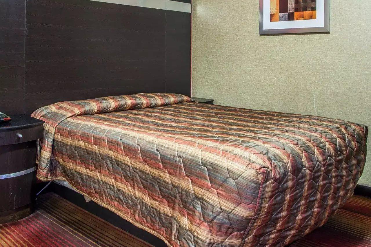 Rodeway Inn Belleville Экстерьер фото