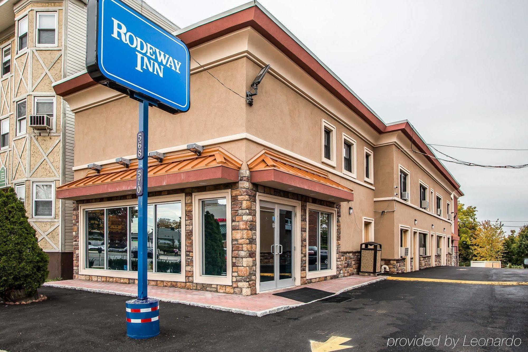 Rodeway Inn Belleville Экстерьер фото