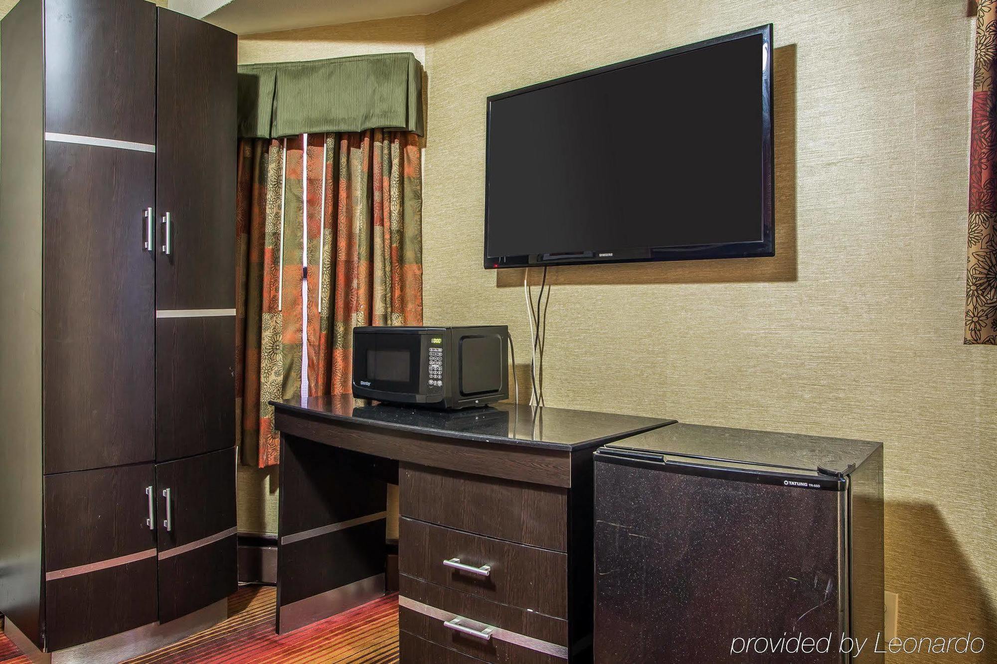 Rodeway Inn Belleville Экстерьер фото