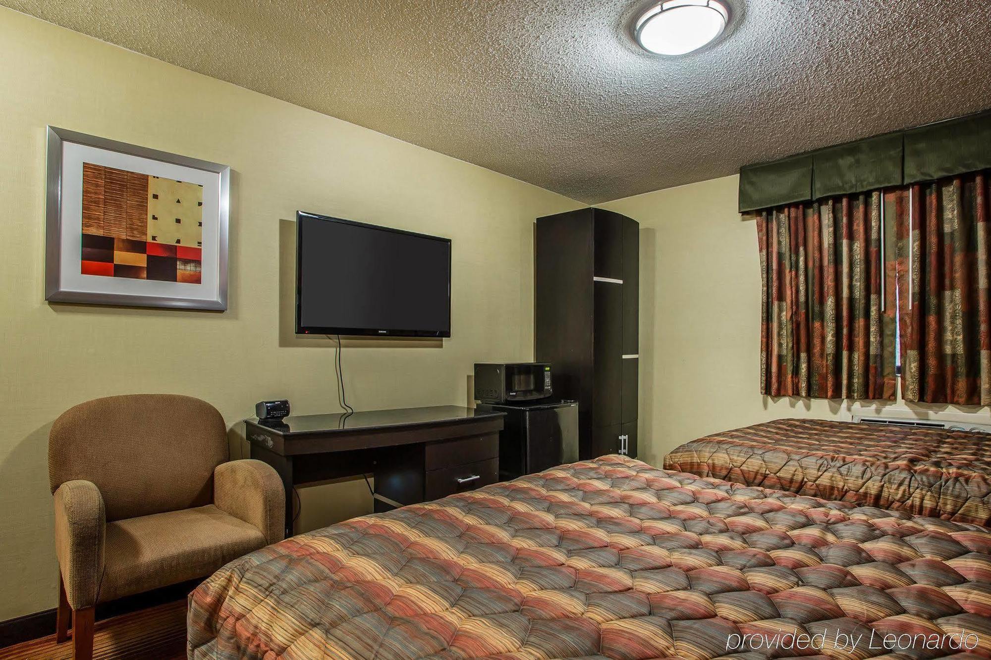 Rodeway Inn Belleville Экстерьер фото
