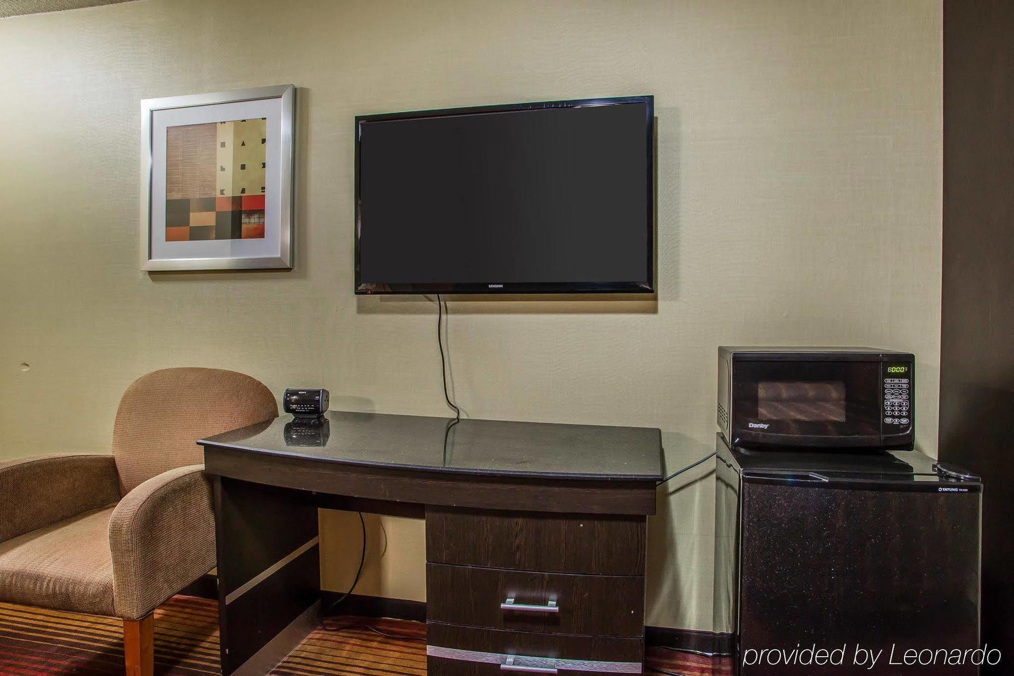 Rodeway Inn Belleville Экстерьер фото