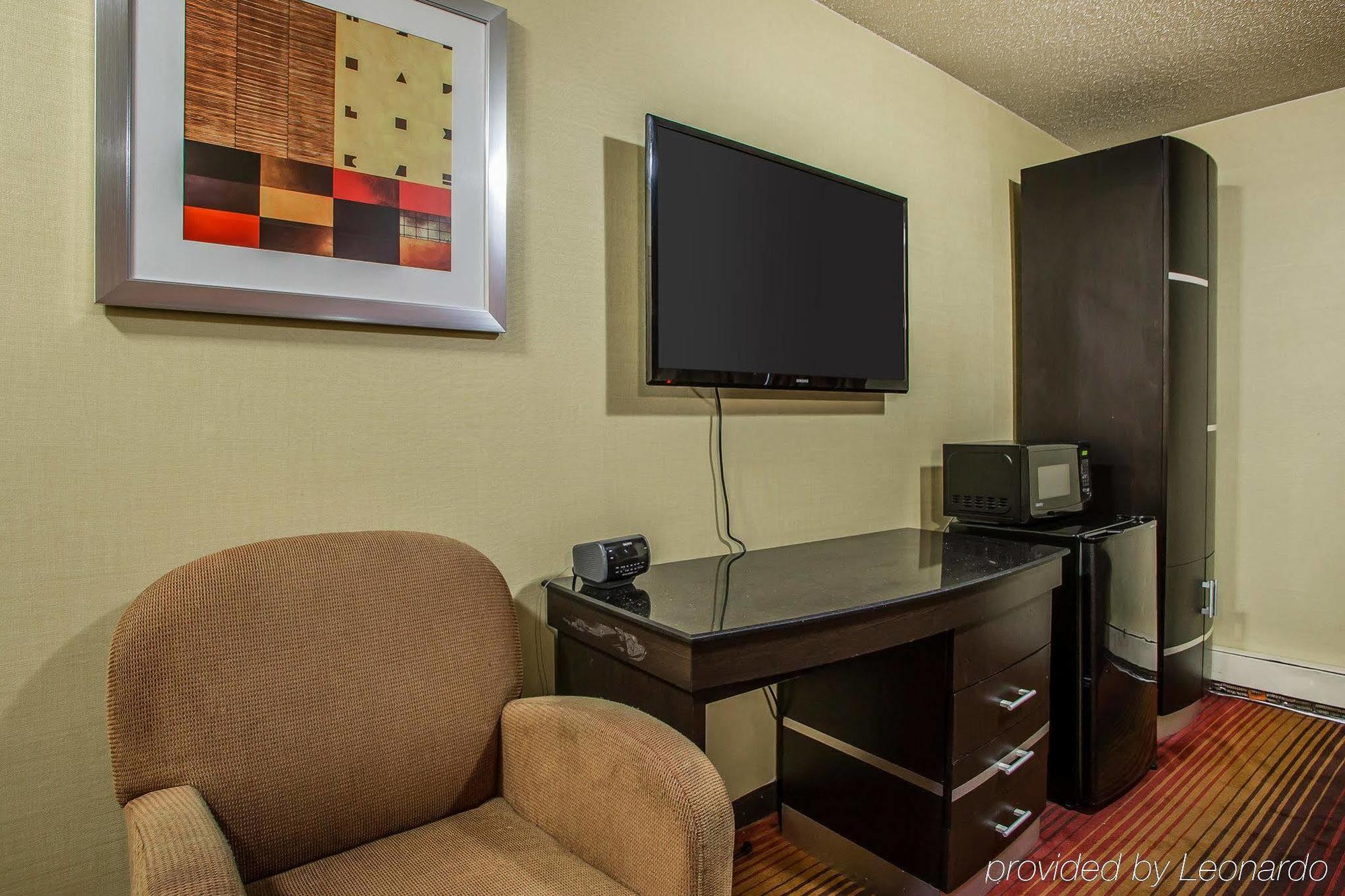 Rodeway Inn Belleville Экстерьер фото