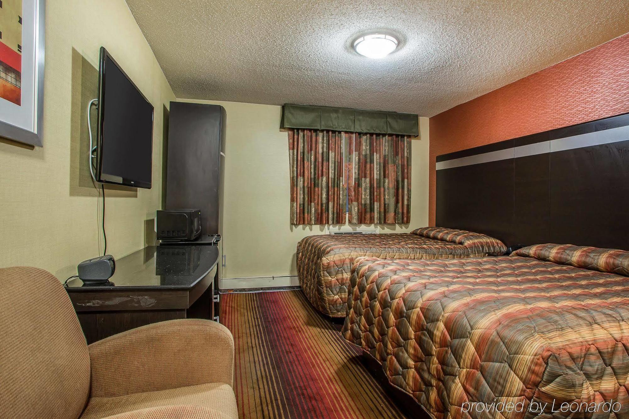 Rodeway Inn Belleville Экстерьер фото