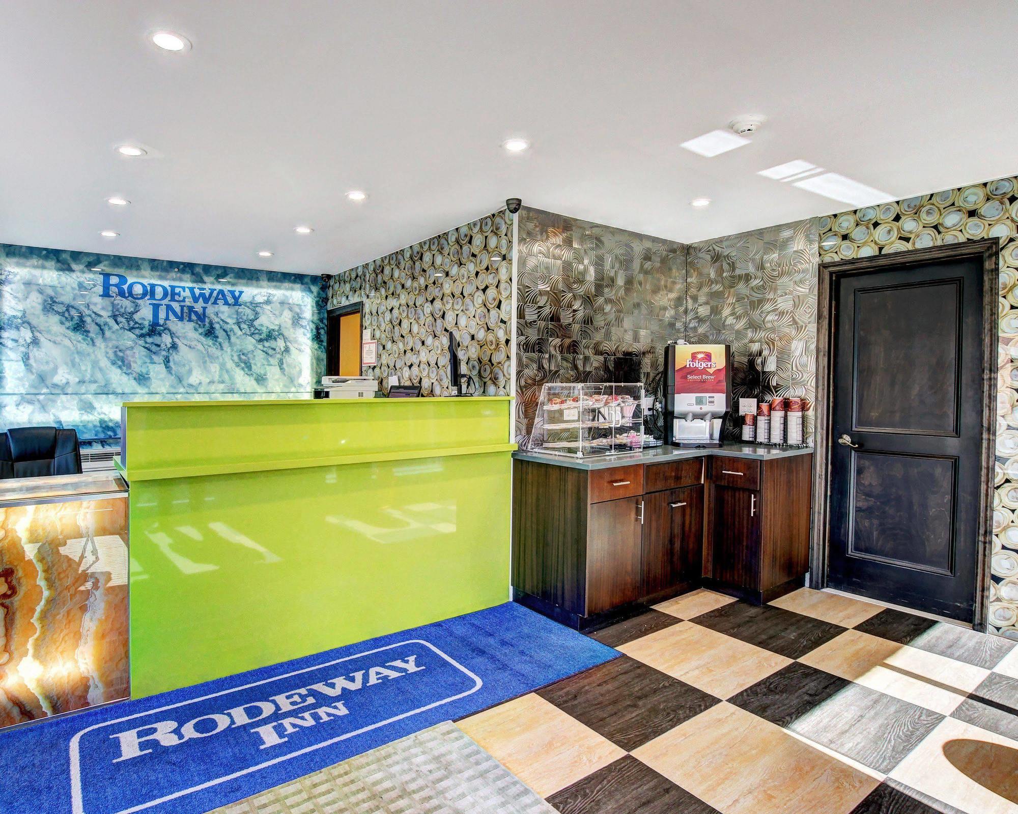 Rodeway Inn Belleville Экстерьер фото
