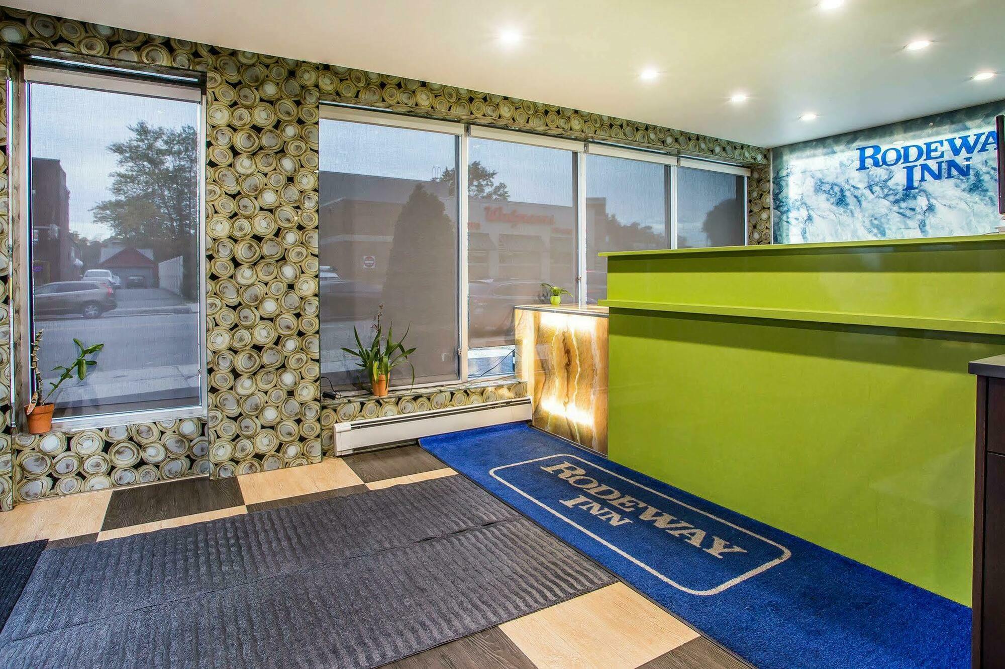 Rodeway Inn Belleville Экстерьер фото