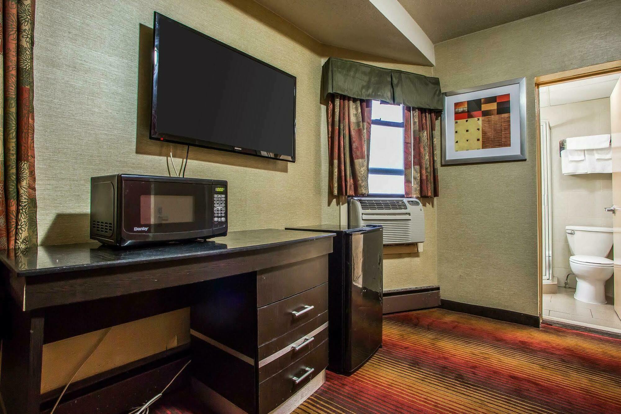Rodeway Inn Belleville Экстерьер фото